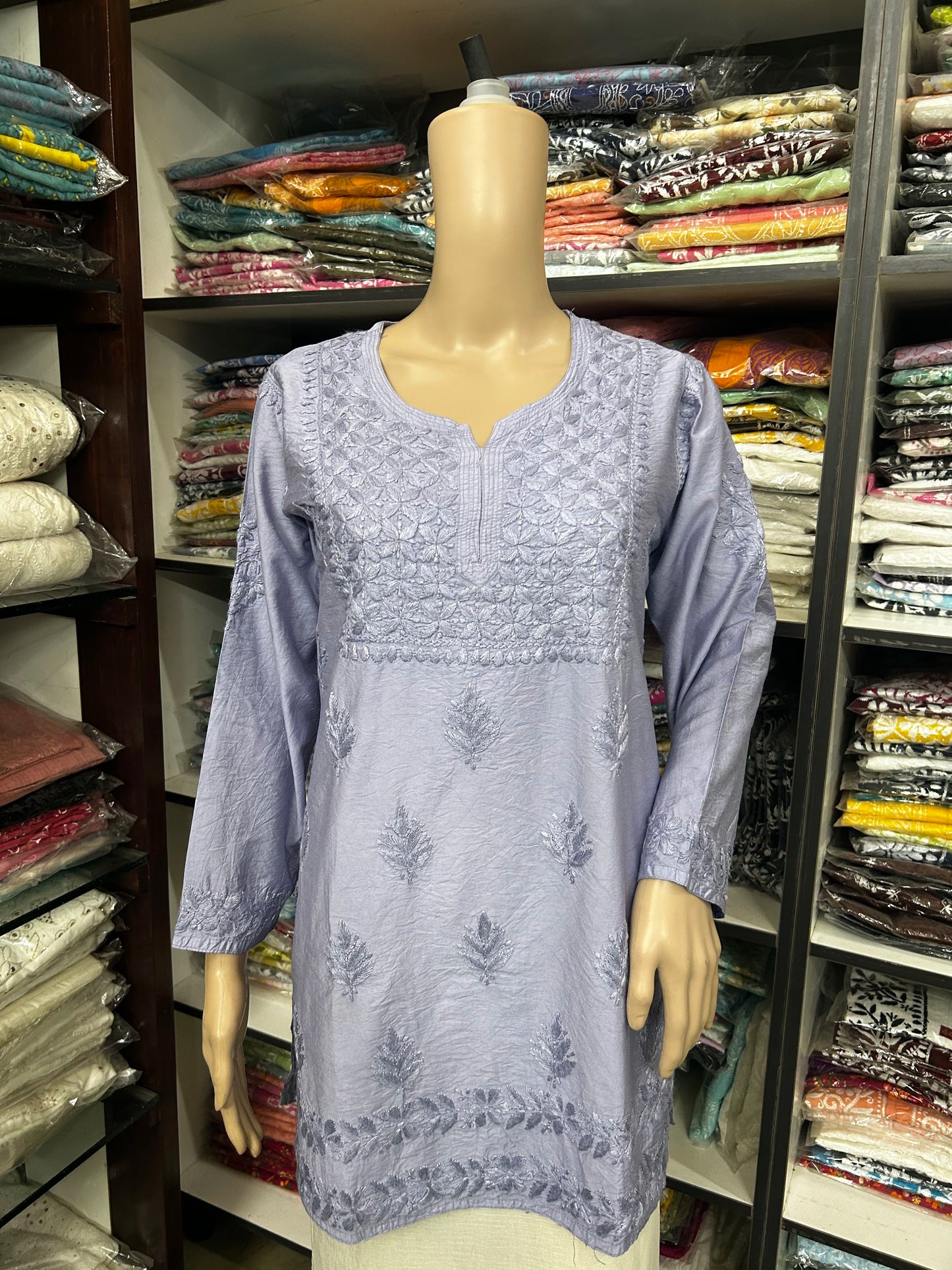 Lucknowi Chikankari Grey 'Dhoondhla' Chanderi Short Kurti-T30017