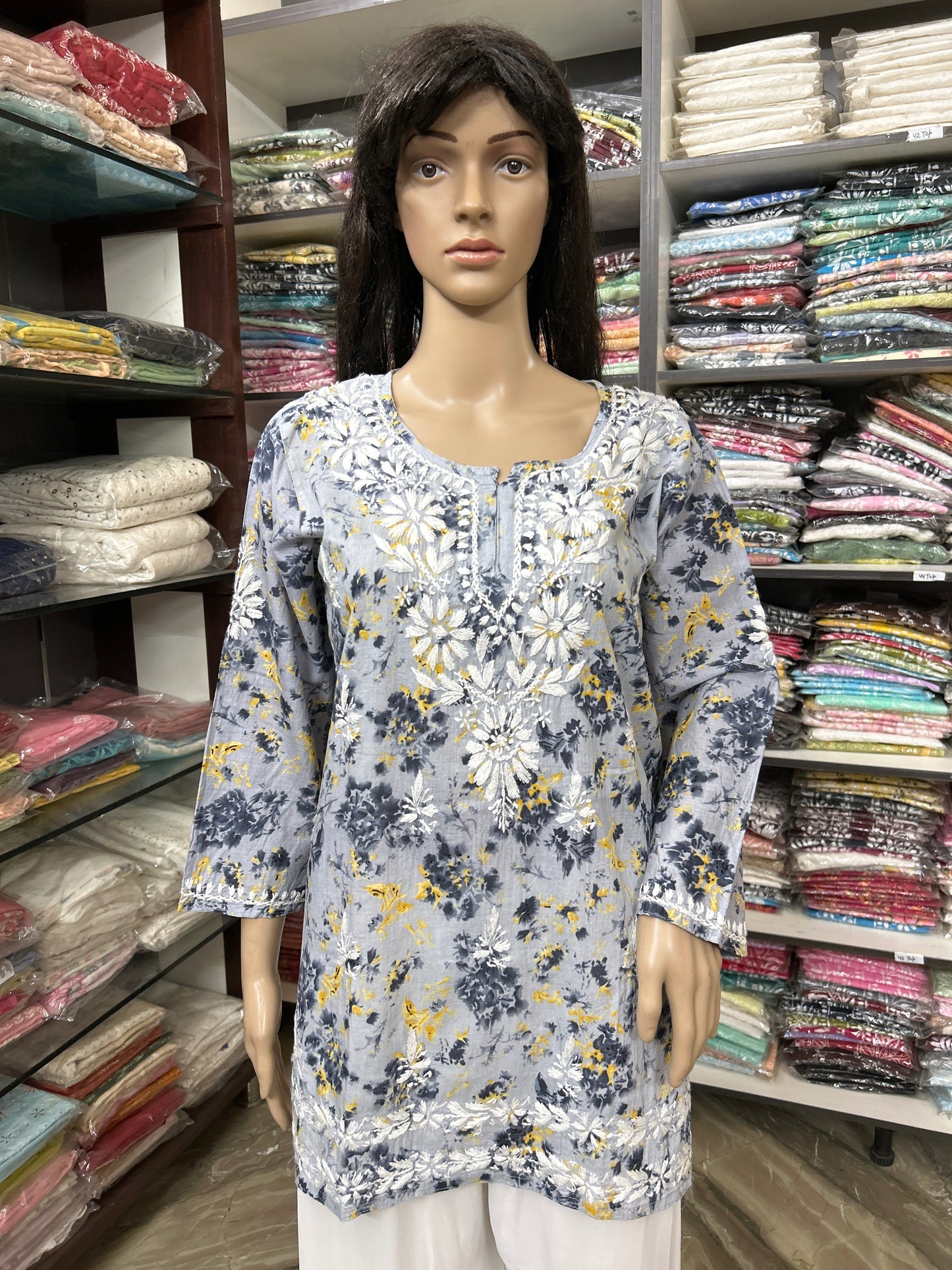 Lucknowi Chikankari Grey 'Dhoondhla' Printed Cotton Short Kurti-T50031