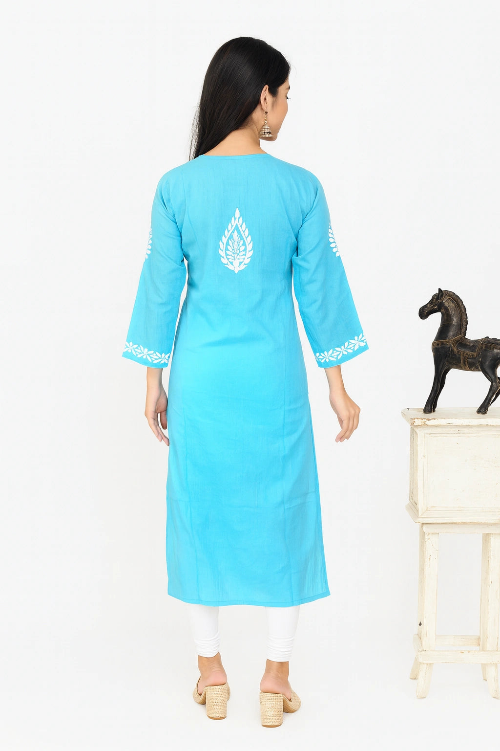 Lucknowi Chikankari Women's Blue 'Aab-e-Asmaan' Cotton Kurta