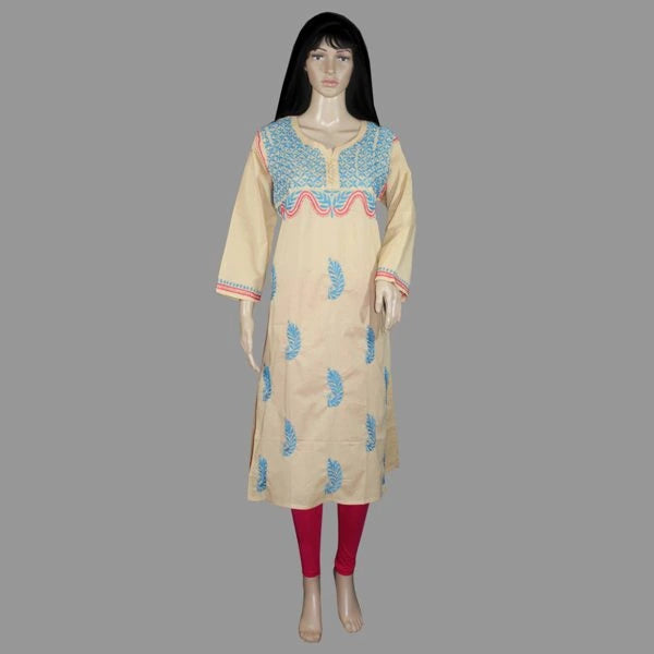 Beige kurta with blue embroidery on a mannequin against a gray background